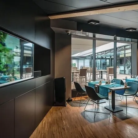 Regatta Restauracja 4* ポズナン