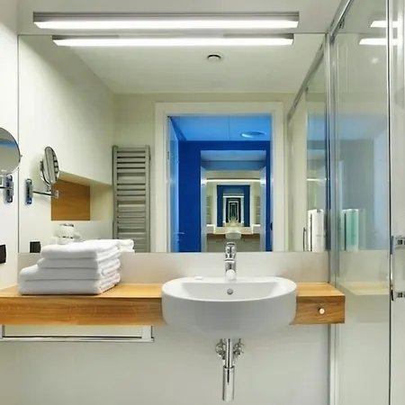 Regatta Restauracja 4*