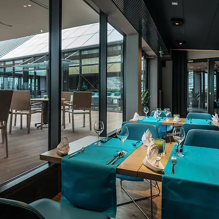 ホテル Regatta Restauracja 4*