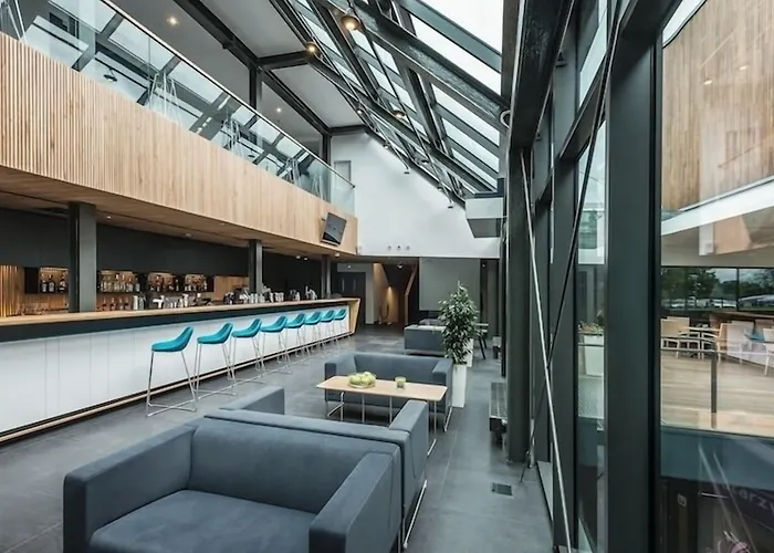 Regatta Restauracja Отель 4*