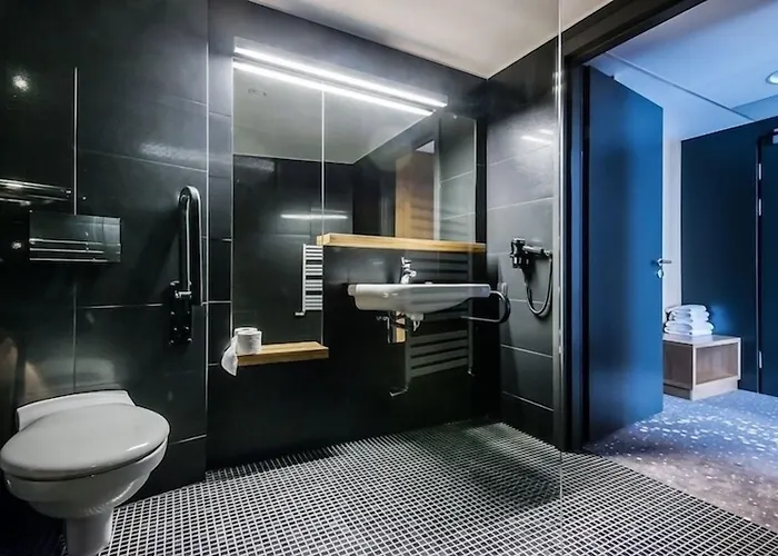 Regatta Restauracja بوزنان