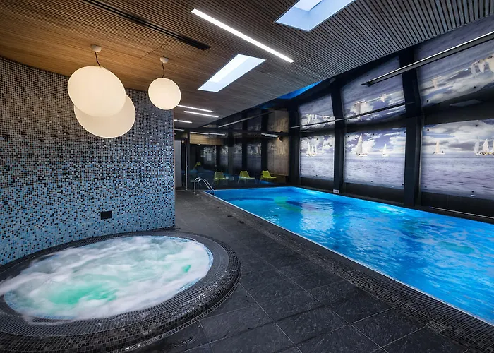 فندق Regatta Restauracja بوزنان