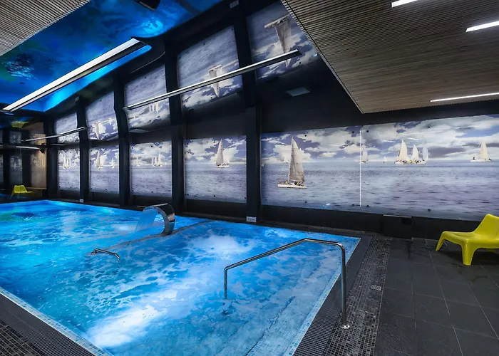 فندق Regatta Restauracja بوزنان