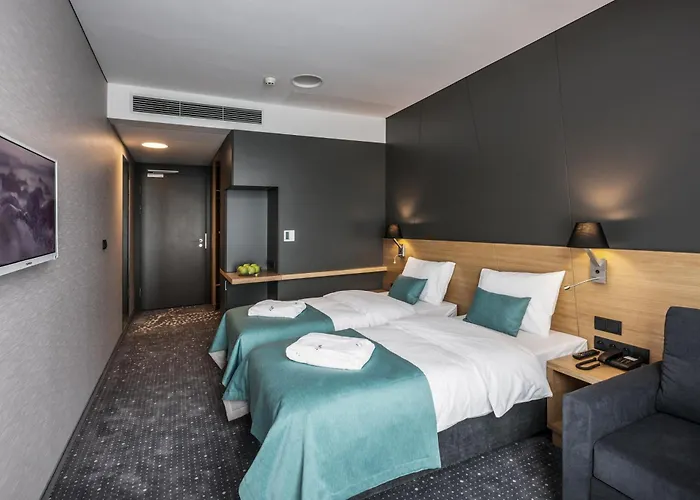 Regatta Restauracja Отель 4*